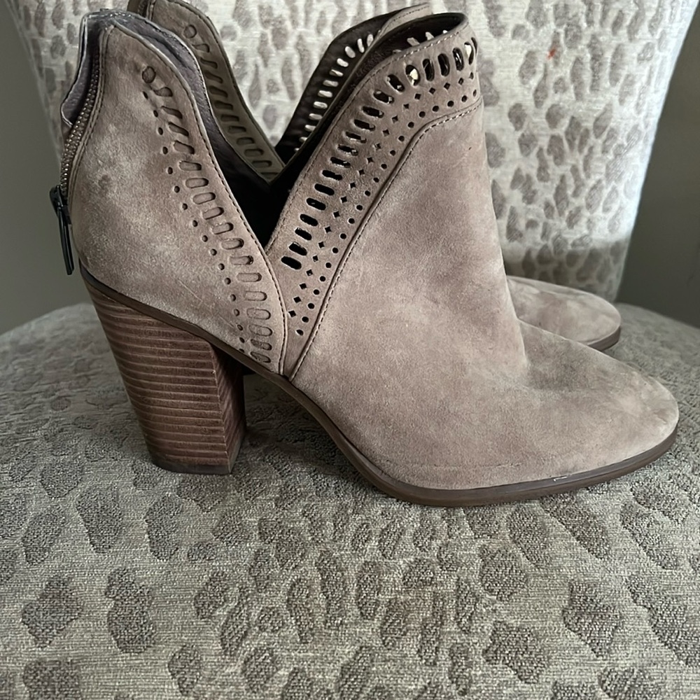 Vince Camuto tan ankle booties 8.5